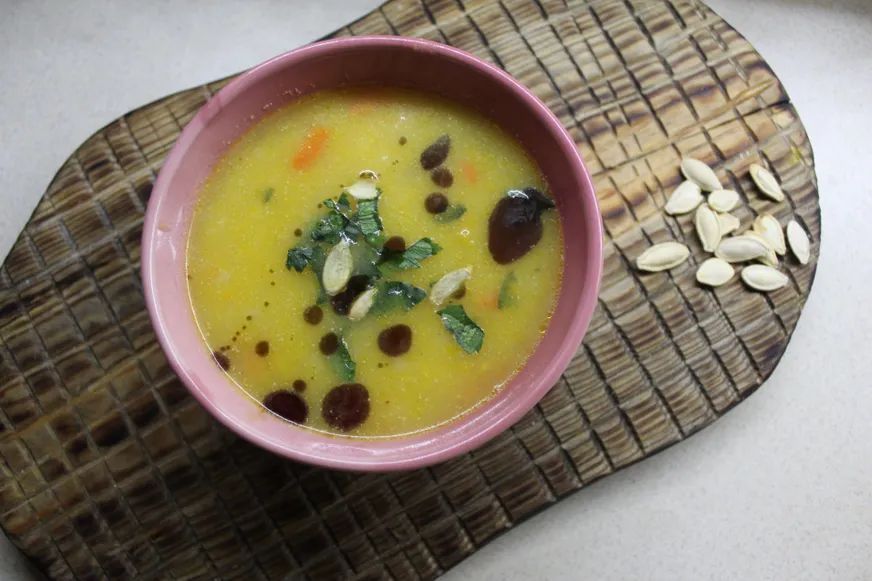 Тыквенный суп со сливками и карамелизированным луком
